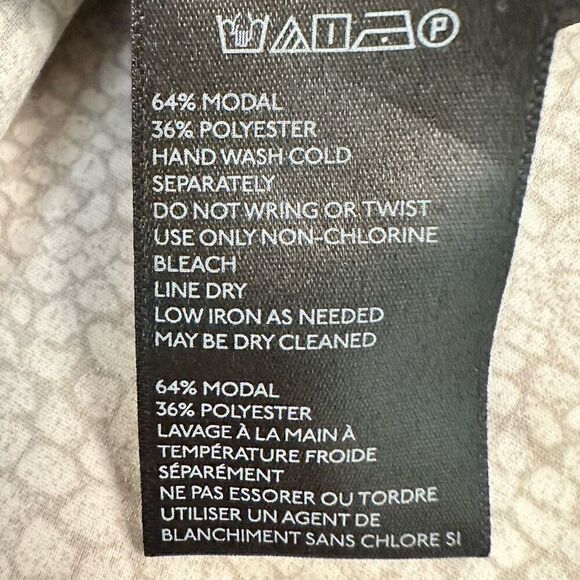 Silence + Noise Solid Drawstring V-Neck Sleeveless Black Shorts Romper - Picture 4 of 4